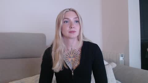 tattoobbgirl online show from October 15, 6:42 pm