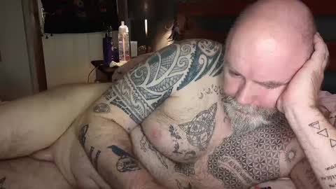 Snapshot of tattooeddilf01 chatting on December 26, 4:53 am Tattooeddilf 01 online show from December 26, 4:53 am
