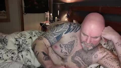 Snapshot of tattooeddilf01 chatting on December 9, 10:41 pm Tattooeddilf 01 online show from December 9, 10:41 pm