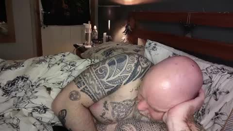 Snapshot of tattooeddilf01 chatting on December 8, 5:50 am Tattooeddilf 01 online show from December 8, 5:50 am
