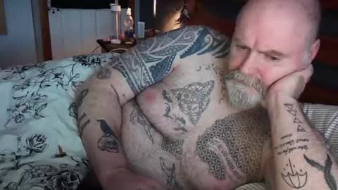 Snapshot of tattooeddilf01 chatting on January 5, 11:04 am Tattooeddilf 01 online show from January 5, 11:04 am