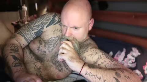 Tattooeddilf 01 online show from October 13, 10:45 pm