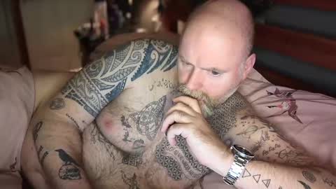Snapshot of tattooeddilf01 chatting on January 22, 10:59 pm Tattooeddilf 01 online show from January 22, 10:59 pm