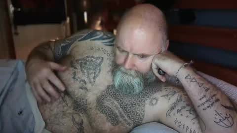 Snapshot of tattooeddilf01 chatting on September 11, 11:17 pm Tattooeddilf 01 online show from September 11, 11:17 pm