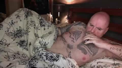 Snapshot of tattooeddilf01 chatting on December 12, 1:32 am Tattooeddilf 01 online show from December 12, 1:32 am