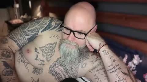 Tattooeddilf 01 online show from November 18, 12:35 am