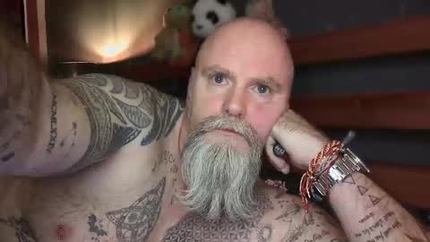 Tattooeddilf 01 online show from December 17, 3:24 am