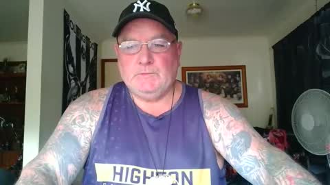 tattzsexy online show from March 8, 5:33 am