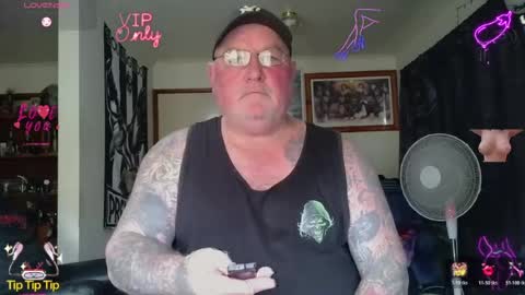 tattzsexy online show from August 6, 3:15 am