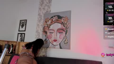 Snapshot of taty_miller chatting on February 17, 11:43 pm Taty Miller online show from February 17, 11:43 pm