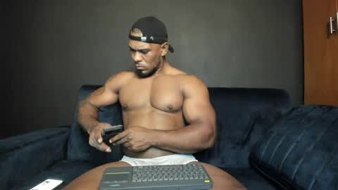 Snapshot of tayler_waka chatting on February 28, 1:05 am Tyler online show from February 28, 1:05 am