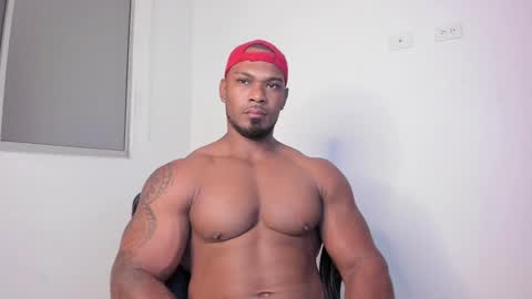 Snapshot of tayler_waka chatting on December 19, 11:25 pm Tyler online show from December 19, 11:25 pm