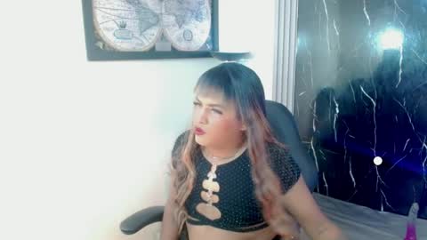 taylor__smith_ online show from March 29, 11:23 am