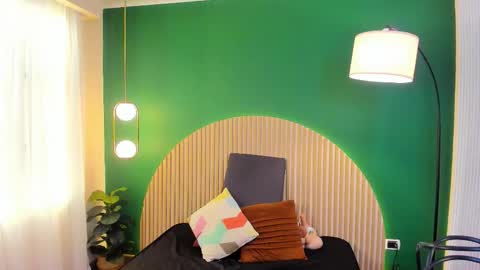 Taylor Bennet online show from November 11, 6:32 pm