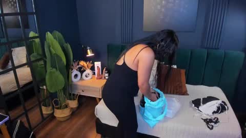 Taylor Bennet online show from February 22, 12:08 pm