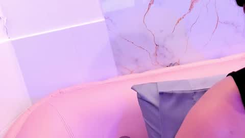 taylor_cupper_ online show from October 22, 4:04 am