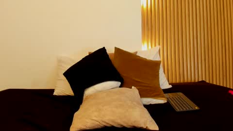 Taylor online show from September 16, 9:29 pm