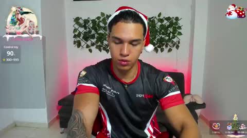Snapshot of taylor_johnn chatting on December 22, 3:00 pm Penagos zz online show from December 22, 3:00 pm