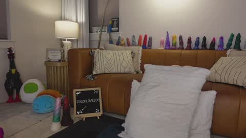 Taylor --  online show from September 24, 10:22 am