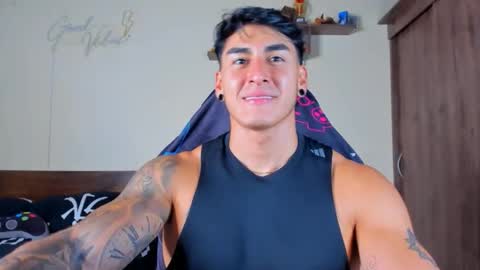 taylor_mclane1 online show from May 7, 4:03 pm