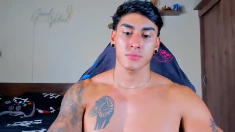 taylor_mclane1 online show from April 25, 9:01 pm