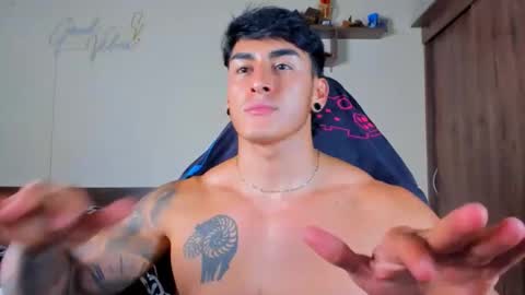 taylor_mclane1 online show from April 26, 9:12 pm