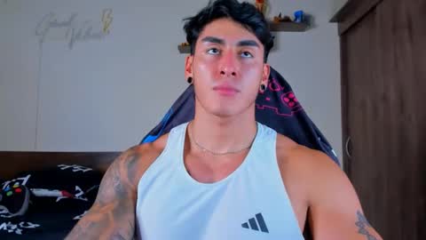 taylor_mclane1 online show from May 4, 6:36 pm