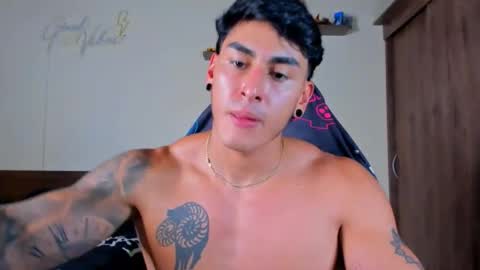 taylor_mclane1 online show from May 8, 5:29 pm