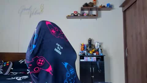 taylor_mclane1 online show from May 9, 11:11 pm