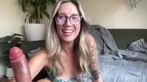 Taylor online show from October 24, 2:01 am