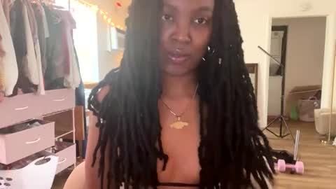 Taylor online show from April 11, 6:45 pm