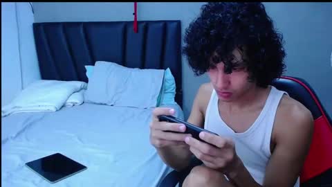 Tayron online show from November 2, 6:19 pm