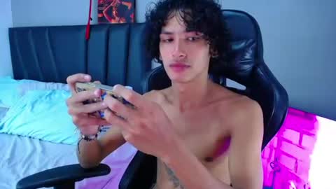 Tayron online show from June 13, 5:01 pm