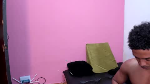 Snapshot of taysonysasha chatting on February 20, 9:09 pm ask for cum online show from February 20, 9:09 pm