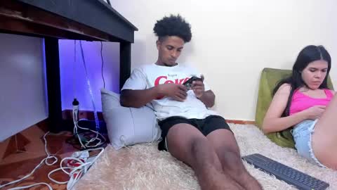 Snapshot of taysonysasha chatting on September 15, 7:26 pm ask for cum online show from September 15, 7:26 pm