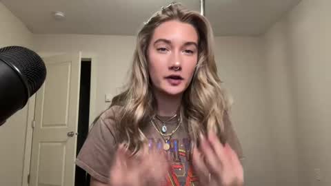 Katy online show from October 4, 1:36 am