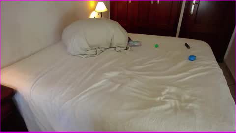 Snapshot of teaselizsquirt chatting on September 11, 8:37 am TeaseLizSquirt online show from September 11, 8:37 am