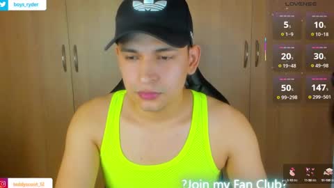 Snapshot of teddy_cowboy chatting on February 4, 10:43 am Follow me on Twitter boys ryder and instagram teddyscoot 12 online show from February 4, 10:43 am