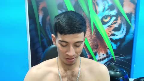 teddy_daaddy online show from May 2, 12:38 am