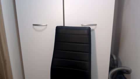 Teeyara  online show from November 16, 4:42 pm