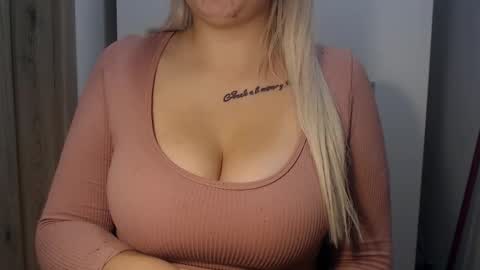 Teeyara  online show from September 28, 8:01 am