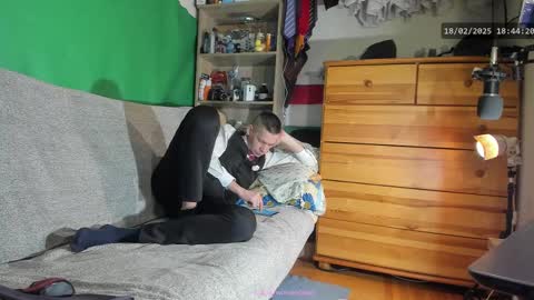 Snapshot of telepaticman chatting on February 18, 5:42 pm Virg Lszl online show from February 18, 5:42 pm