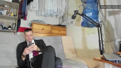 Snapshot of telepaticman chatting on February 16, 8:00 pm Virg Lszl online show from February 16, 8:00 pm