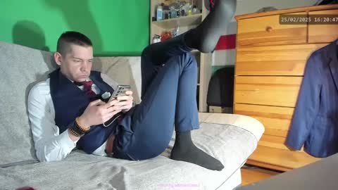 Snapshot of telepaticman chatting on February 25, 3:20 pm Virg Lszl online show from February 25, 3:20 pm