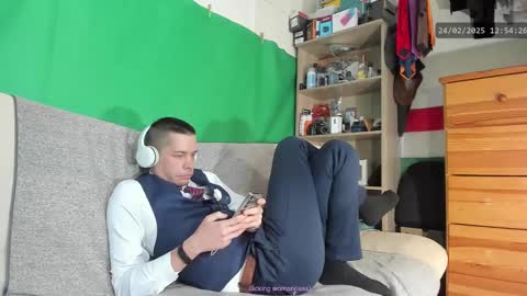 Snapshot of telepaticman chatting on February 24, 11:54 am Virg Lszl online show from February 24, 11:54 am