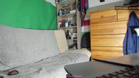 Snapshot of telepaticman chatting on February 28, 8:39 pm Virg Lszl online show from February 28, 8:39 pm