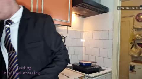 Snapshot of telepaticman chatting on February 20, 9:00 am Virg Lszl online show from February 20, 9:00 am