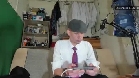 Snapshot of telepaticman chatting on February 16, 11:05 pm Virg Lszl online show from February 16, 11:05 pm