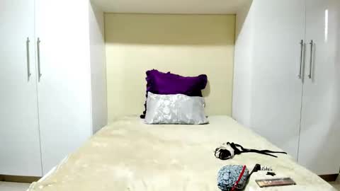 Snapshot of temptressqeen chatting on March 11, 3:12 pm temptressqeen online show from March 11, 3:12 pm