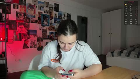 Snapshot of tenderalise chatting on December 25, 7:13 pm tenderalise online show from December 25, 7:13 pm